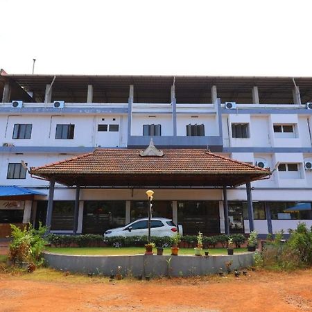 Kukuresidency Hotel Wadakkanchery Exterior photo