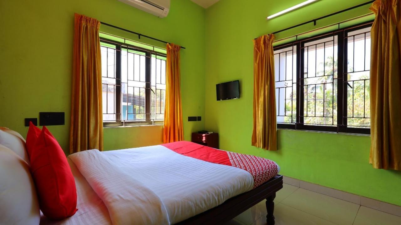 Kukuresidency Hotel Wadakkanchery Exterior photo